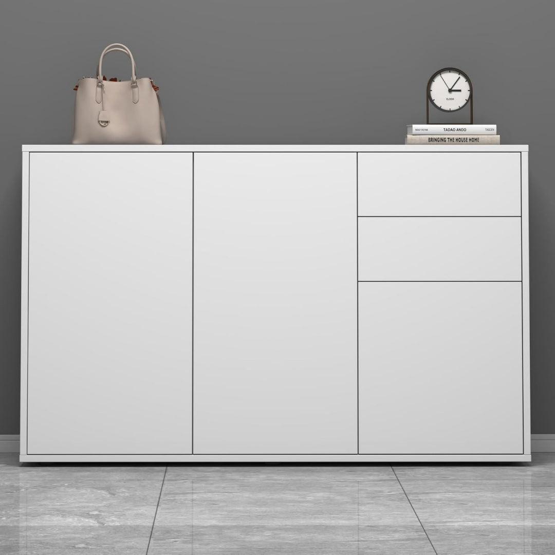 Matte Oberflaechen und 2 Schubladen an dem Sideboard