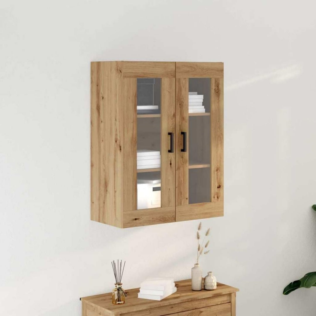 Eine Gestaltung in Eichenbraun kennzeichnet den Wandschrank