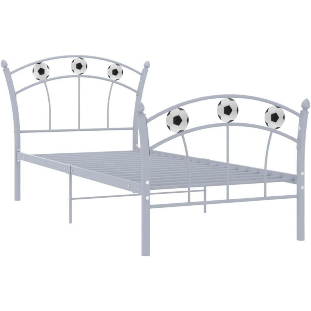 Das Bettgestell misst 90 x 200 cm mit den Massen 90 x 200 cm