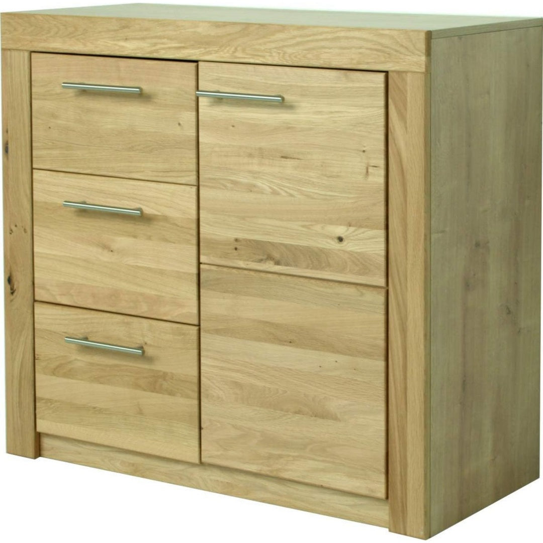 Das Sideboard nimmt mit 91 x 42 x 86 cm Gestalt an
