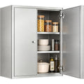 Das Sideboard zeigt verstellbare Ablagen in Silber